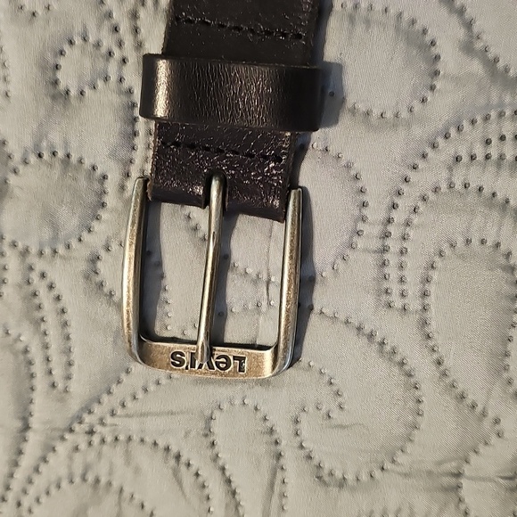 Levi's Black Leather Belt with Matte Finish - Picture 3 of 7